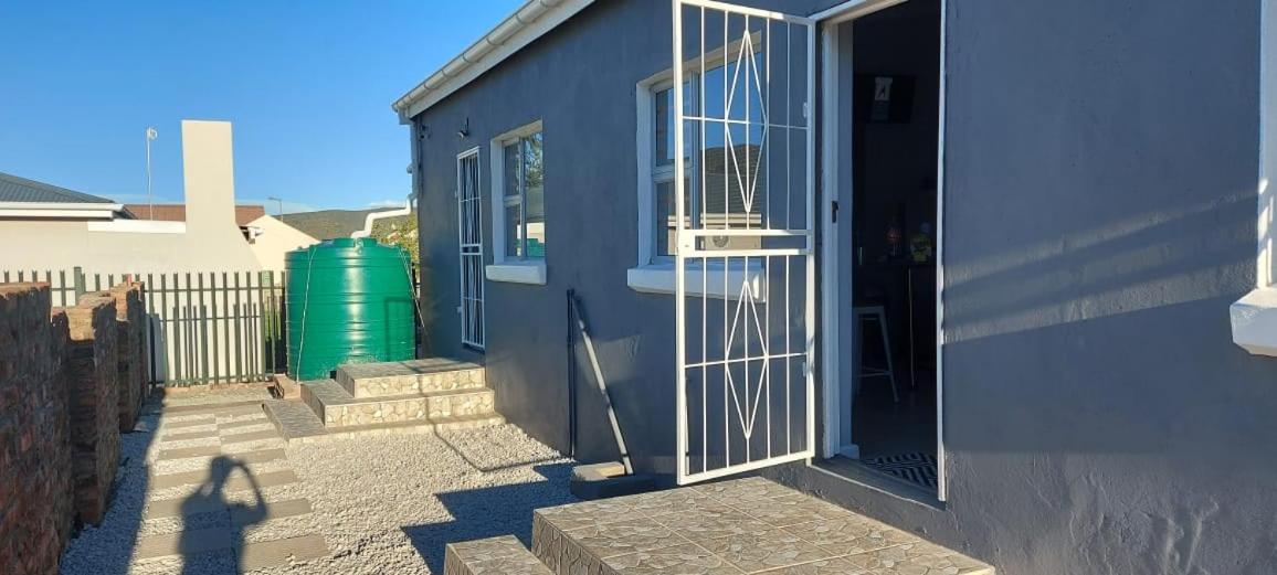 Tj Self-Catering Appartement Graaff-Reinet Buitenkant foto