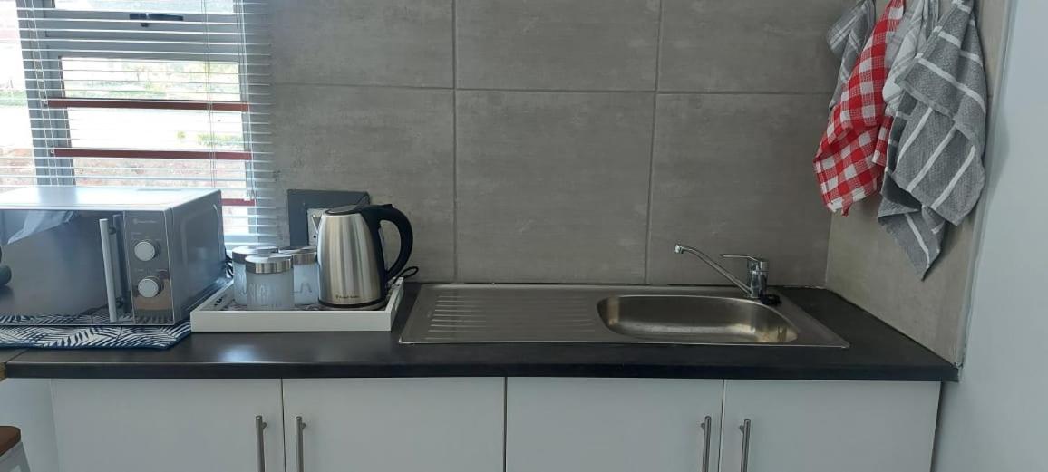 Tj Self-Catering Appartement Graaff-Reinet Buitenkant foto