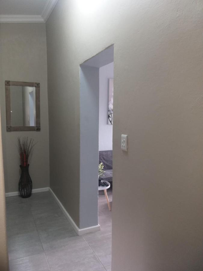 Tj Self-Catering Appartement Graaff-Reinet Buitenkant foto