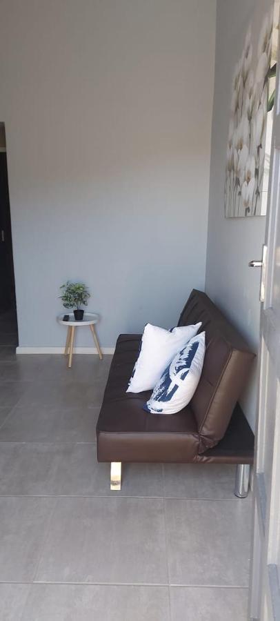 Tj Self-Catering Appartement Graaff-Reinet Buitenkant foto