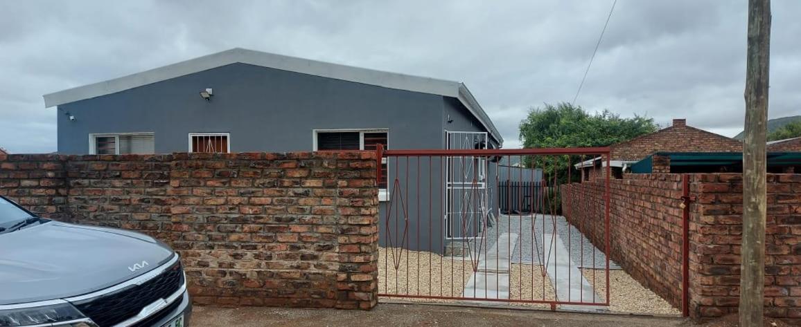 Tj Self-Catering Appartement Graaff-Reinet Buitenkant foto