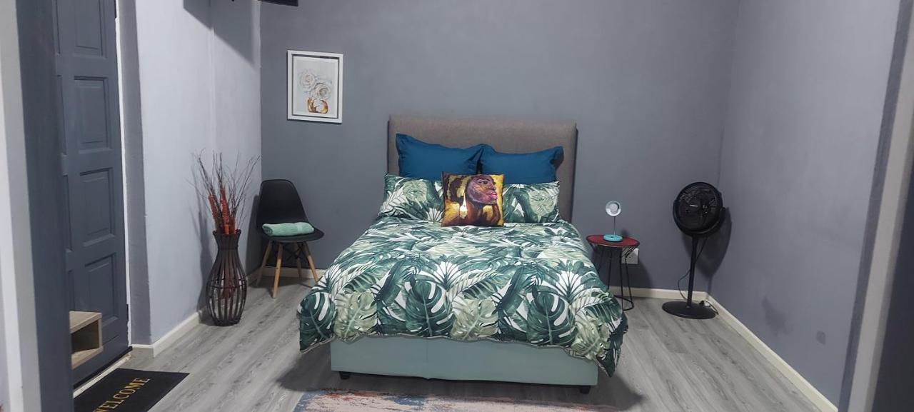 Tj Self-Catering Appartement Graaff-Reinet Kamer foto