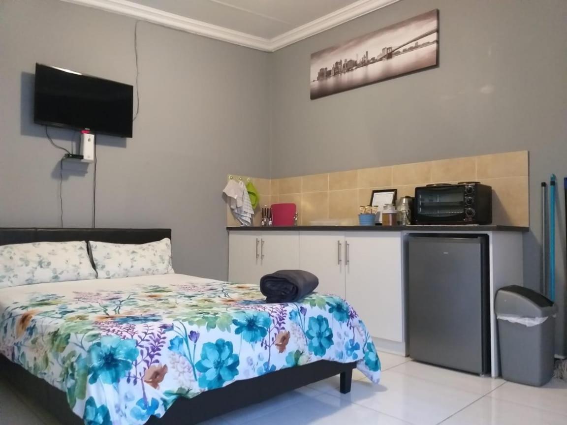 Tj Self-Catering Appartement Graaff-Reinet Kamer foto